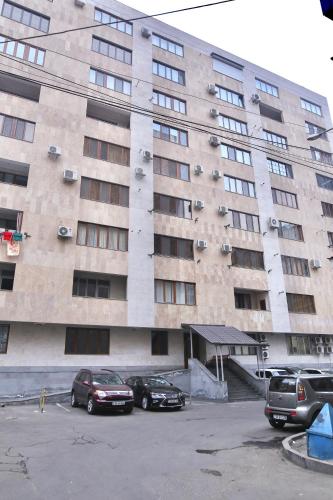 Central Yerevan 2 Bedroom Charming Apartment - image 4