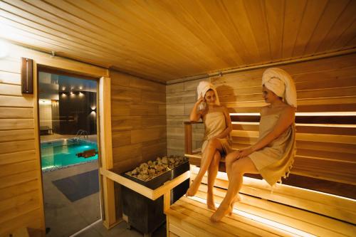 桑拿, 格羅布斯酒店 (Globus Hotel) in 捷爾諾波爾