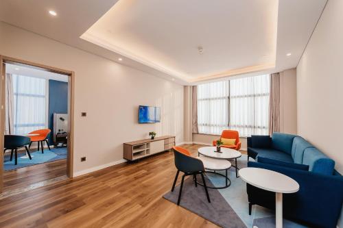 Holiday Inn Express Taizhou CMC, an IHG Hotel