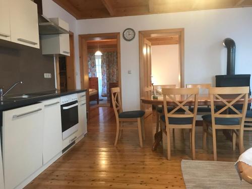 艾爾塔梅爾豪弗農家樂 (Althammerhof) in 塞默靈附近卡嵐