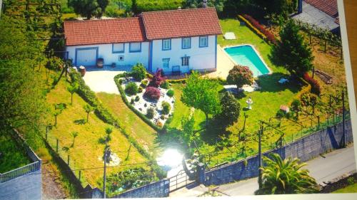  Casa Tarrío con Piscina - Santiago de Compostela, Pension in Boqueijón bei Lestedo