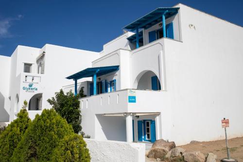 Flora Apartments & Studios 4