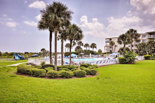 St Augustine Beach Condo with Patio and Pool Access!