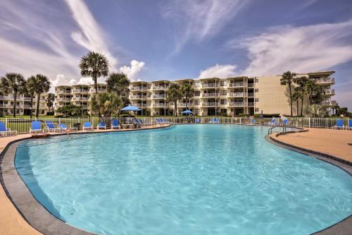 St Augustine Beach Condo with Patio and Pool Access!