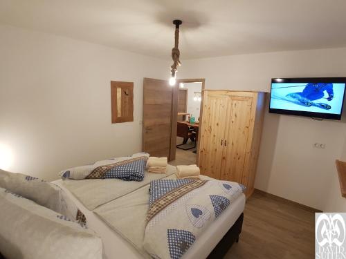 DAVID SUITEN - image 14