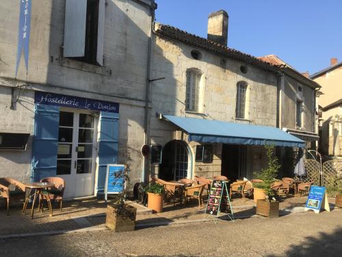 Chambres d'Hotes Hostellerie Le Donjon - Chambre d'hôtes - Bourdeilles