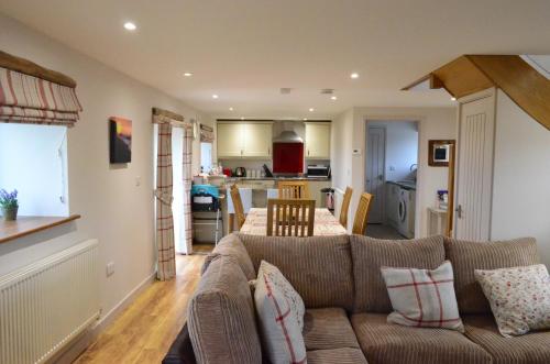 SPECIAL 3-26 NOV Beautiful Dog Friendly Cottage near Cardiff, Cowbridge, Barry in Splott