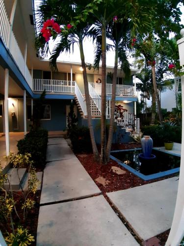 Garden, Galleria Apartments By Lowkl in Fort Lauderdale (FL)