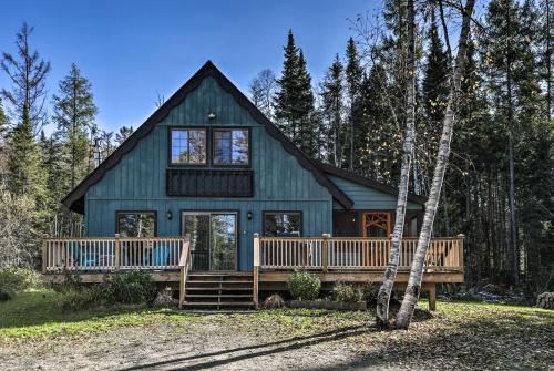 Charming Lake Placid Chalet with Deck and Forest Views - image 3