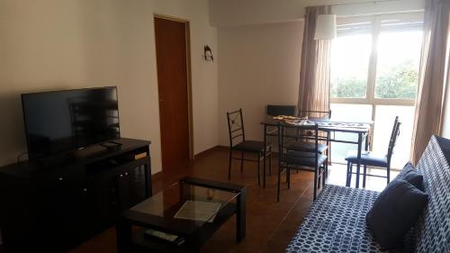 One-Bedroom Apartment image 5
