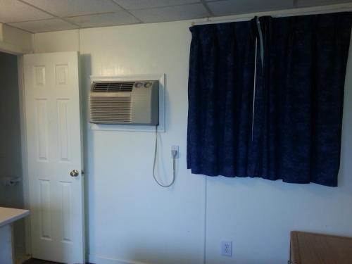 Americana Motel in Avenel, USA
