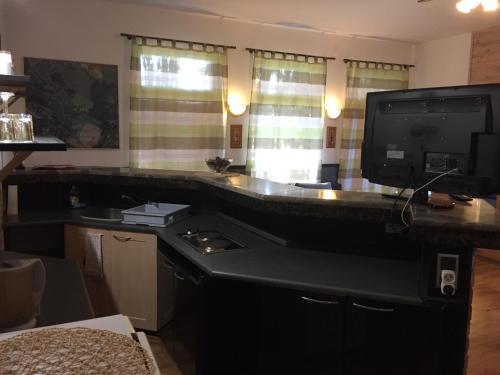 Kitchen, Penzion Dukat in Vresina