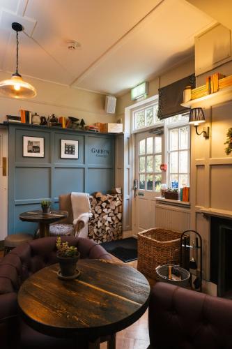 The Black Boy Pub & Hotel - image 7