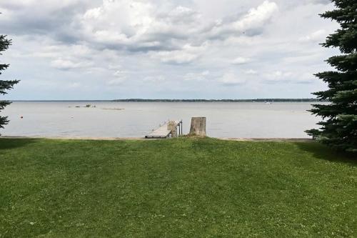 . Peaceful Lakefront Houghton Lake Property with Patio