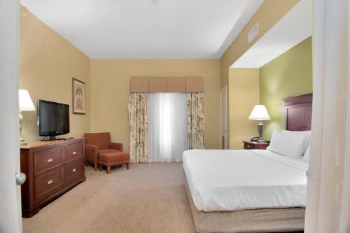 Holiday Inn Express Hotel & Suites DFW West - Hurst, an IHG Hotel