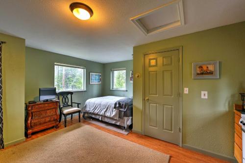 Seward Studio with Deck, Outdoor Dining and Mtn Views!, Seward (zdjęcie 8)