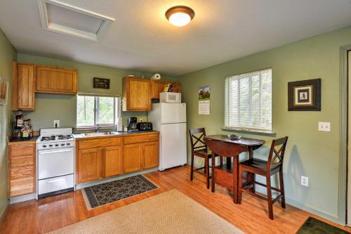 Seward Studio with Deck, Outdoor Dining and Mtn Views!, Seward (zdjęcie 6)