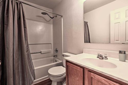 Cozy San Antonio Getaway with Yard about 12 Mi to Dtwn! - image 2