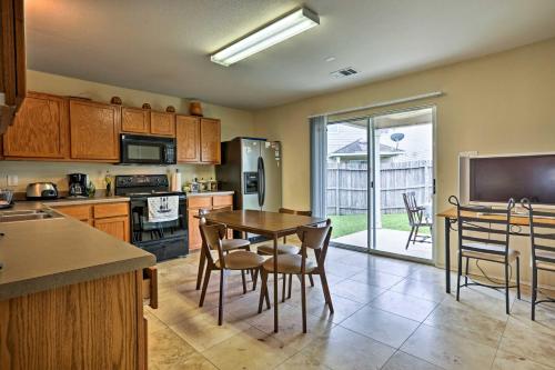 Cozy San Antonio Getaway with Yard about 12 Mi to Dtwn! - image 7