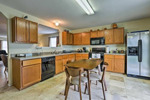 Cozy San Antonio Getaway with Yard about 12 Mi to Dtwn! - image 11