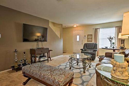 Cozy San Antonio Getaway with Yard about 12 Mi to Dtwn! - main image