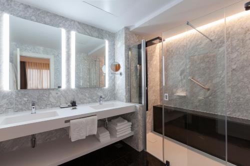 دش, فندق ليابيني (Hotel Liabeny) in مركز المدينة