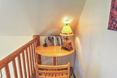Bright Klamath Falls Cabin with Deck and Mtn Views! - image 6