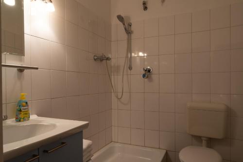 Hotel-Pension Charlottenburg Room Type - Quadruple Room