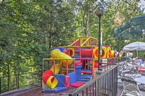 Sensational Gatlinburg Cabin with Hot Tub and Views! - main image
