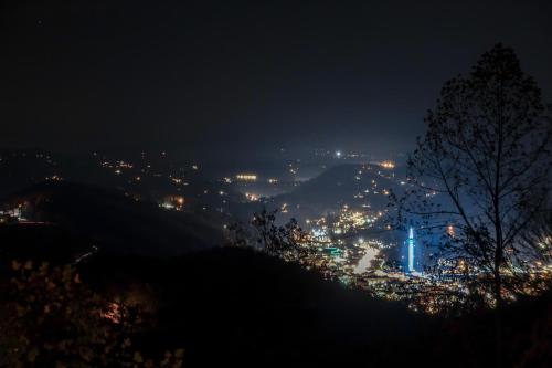 Sensational Gatlinburg Cabin with Hot Tub and Views! - image 6