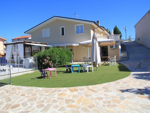  Swanky Mansion in Case Alte with Swimming Pool in SantʼOmero