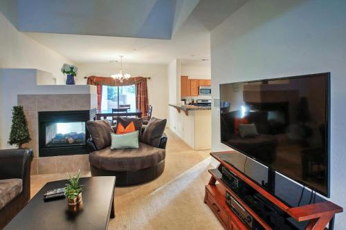 Spacious Mesa Home with Hot Tub Fire Pit and Grill! - image 7