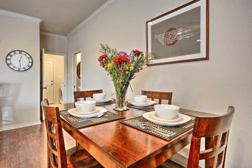 College Station Townhouse with Private Patio