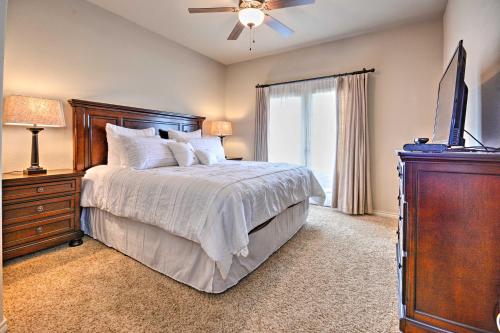 College Station Townhouse with Private Patio