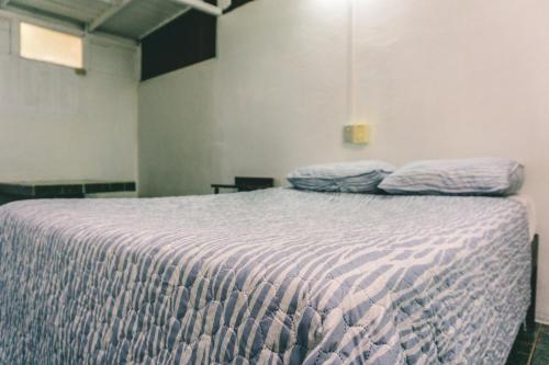 Double Room image 3