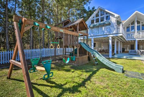 Spacious Pass Christian Home with Pool and Boat Launch - image 9