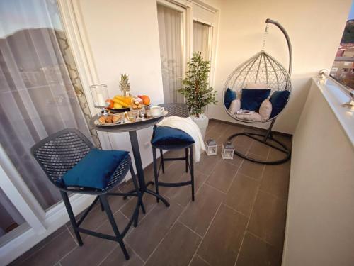 Tiffany Lux Apartment - image 3