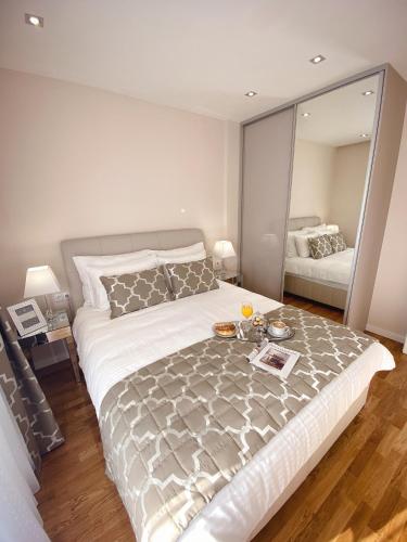 Tiffany Lux Apartment - image 4