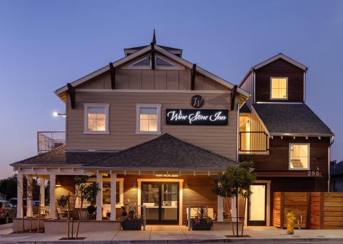 Exterior view, Wine Stone Inn in Santa Maria (CA)