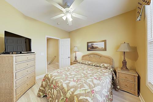 Changes in Attitude: Beach Retreat w/ Pool Duplex - main image