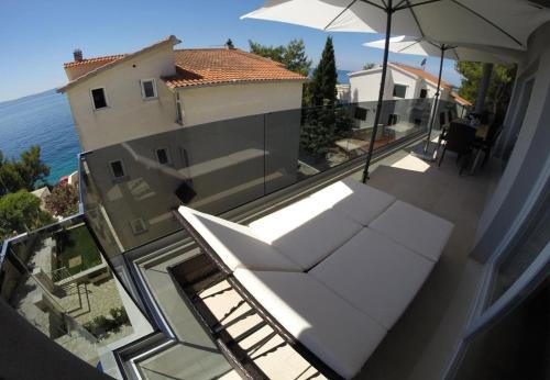 Apartment Marinela-with pool - image 3