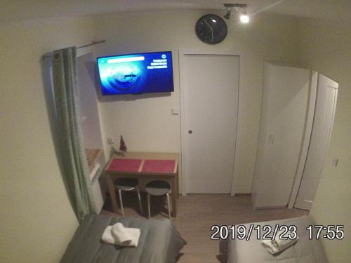 Rent0nline Brwinow Rooms