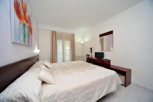 Hostal Vall D'Aneu by Arcas & Sambola