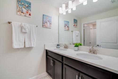 1556PLUNKER townhouse - image 9