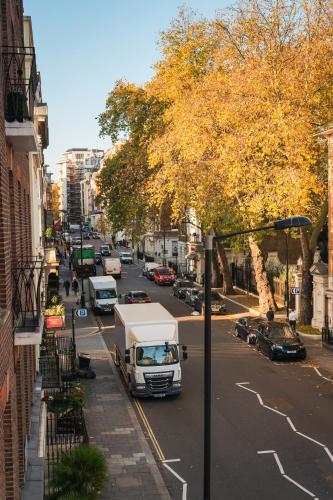 44 Curzon Street by Mansley - main image