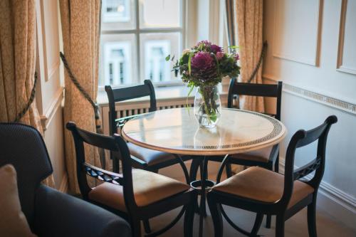 44 Curzon Street by Mansley - image 10