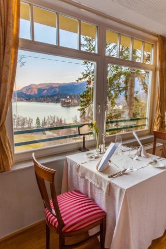 236033492 Hotel Triglav