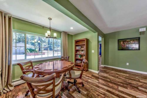 745 Los Angeles home - image 4