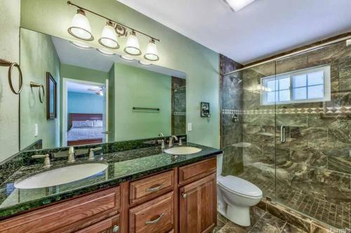 745 Los Angeles home - image 5