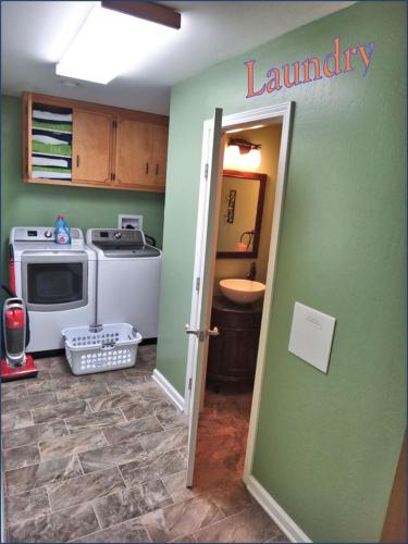 745 Los Angeles home - image 8